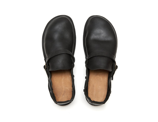Middle English Black handmade leather shoes by Aurora Shoe Co. - Top down view, white background.